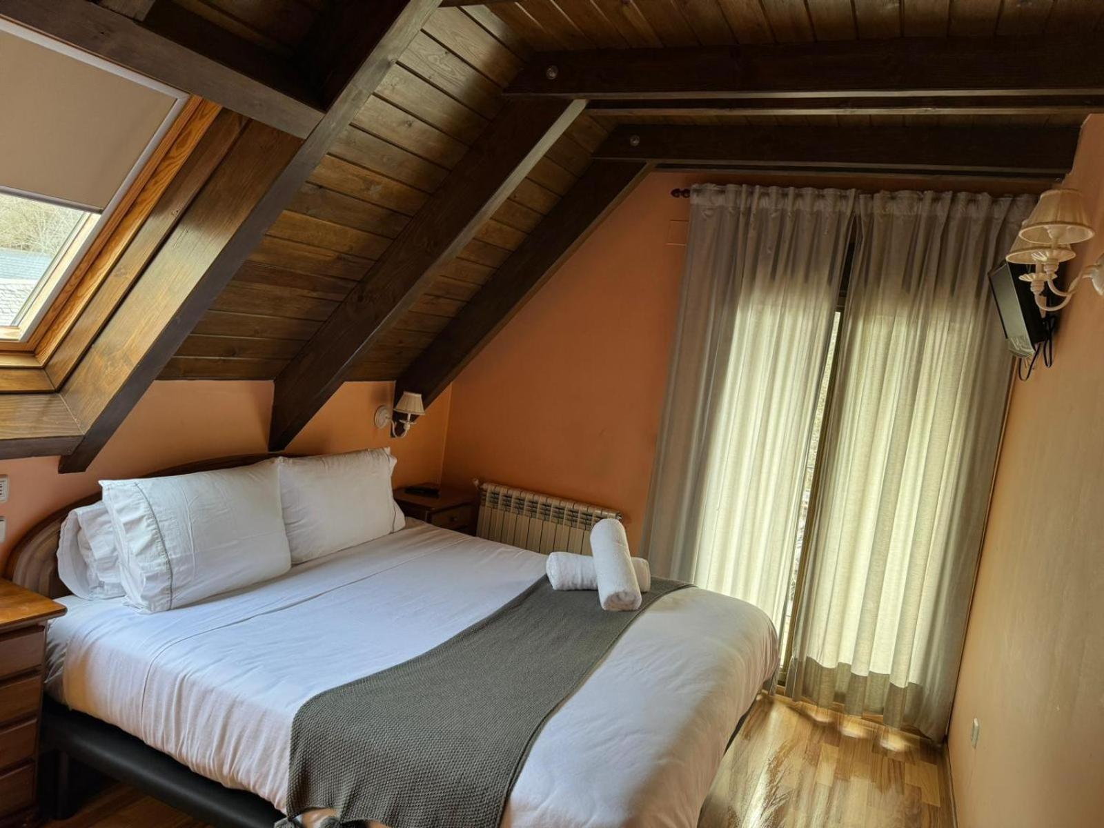 Hotel Saueth Tredós Eksteriør bilde