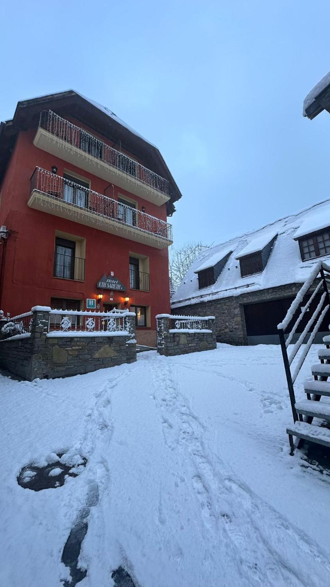 Hotel Saueth Tredós Eksteriør bilde
